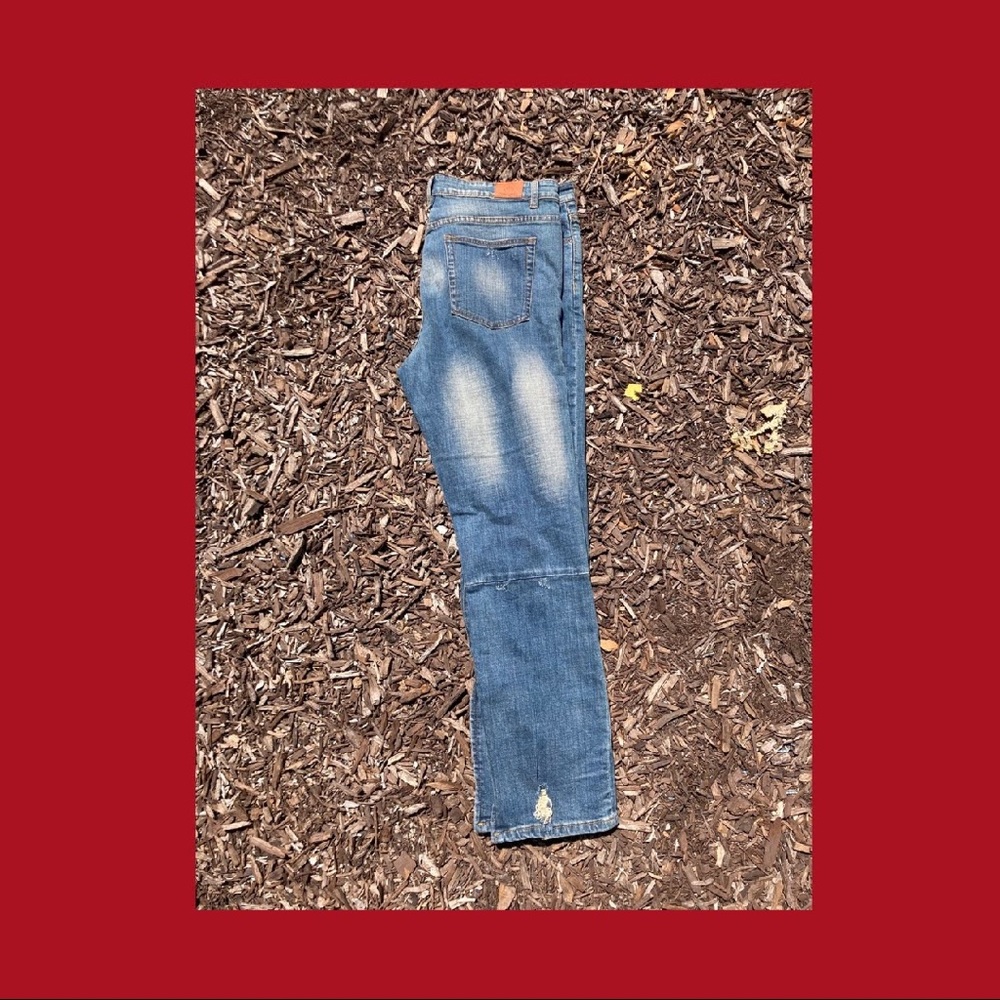 Crysp Denim brand jeans, with boot cut zipper